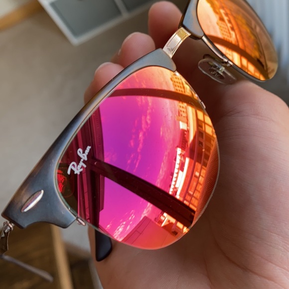 Ray Ban - Sunglasses - Nearly New - Picture 3 of 9